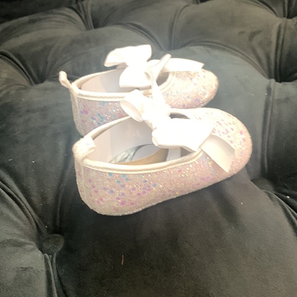 Badgley Mischka - White Glitter Ballet Infant Girls Shoes - Size 3 - New in Box - Picture 9 of 16